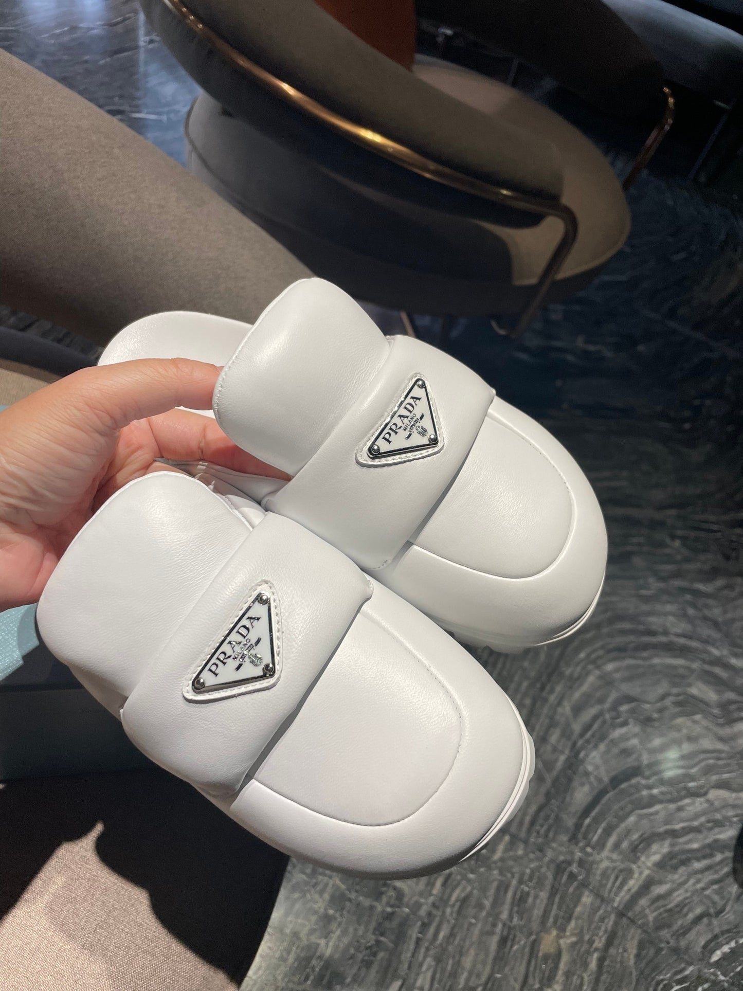 普P家-2023早春新款 海莉Hailey Bieber同款 麵包鞋 白色