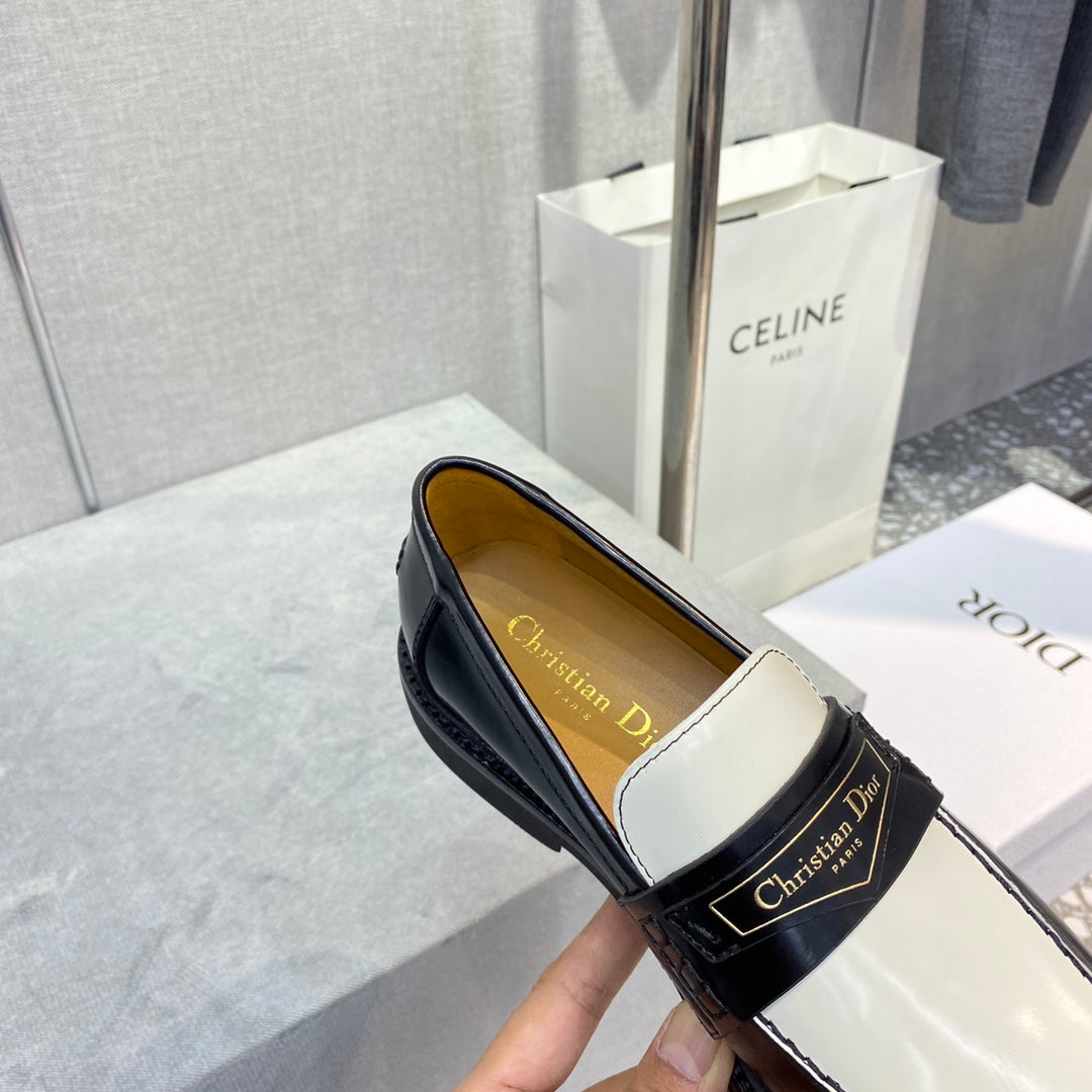 迪D家-2023早春新款 牛皮樂福鞋 白色
