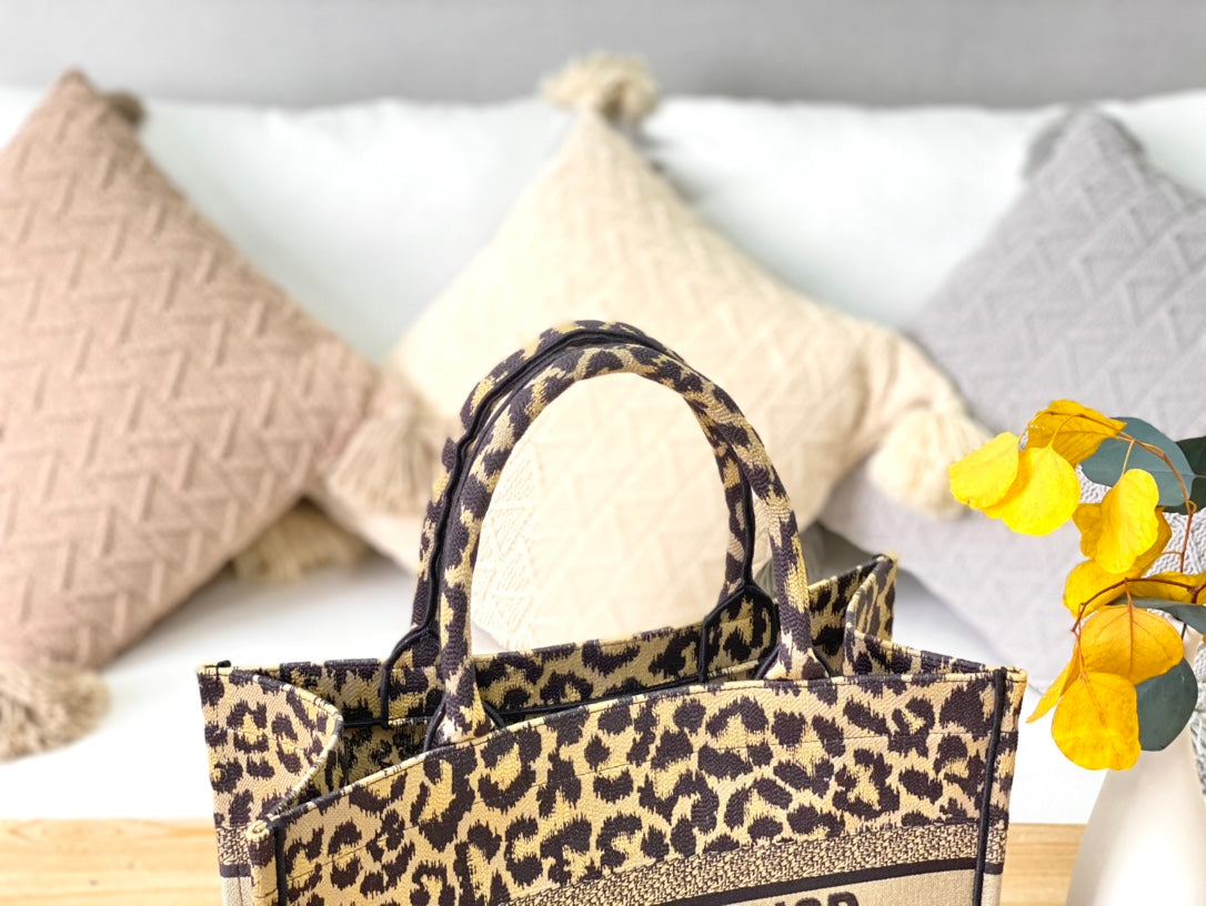 Dior Book Tote-小號36.5cm-豹紋刺繡