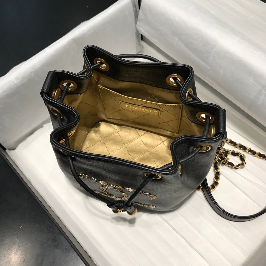 Chanel 2020高級手工坊水桶包