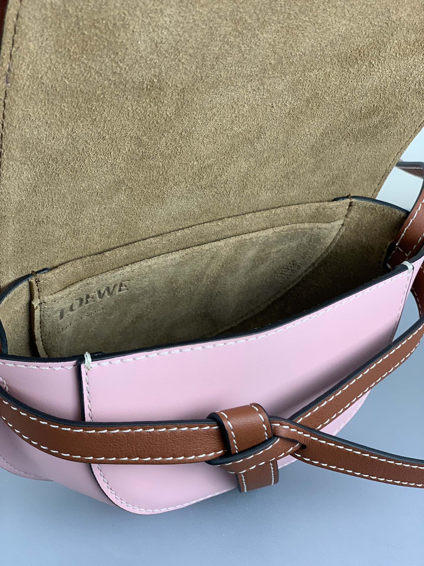 羅L威-Gate Mini 21X12.5X9.5 cm 焦糖色X櫻花粉