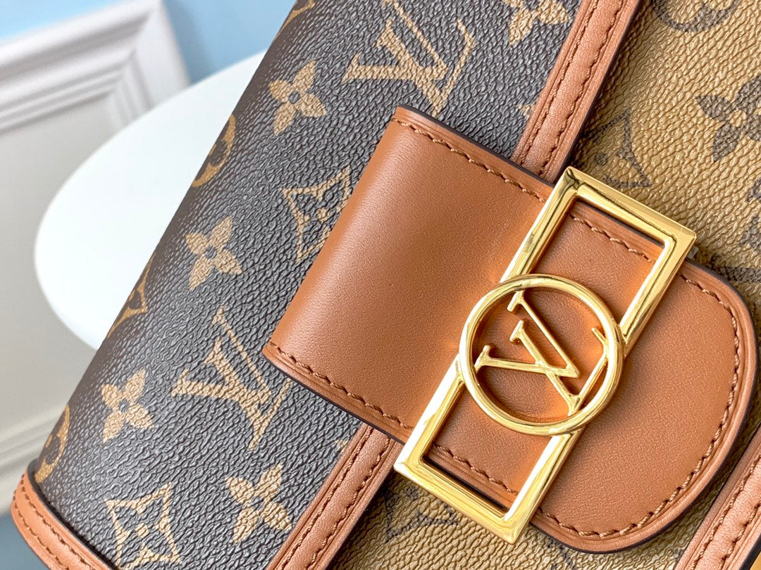M44580 路L家-2019春夏 Dauphine 肩背包