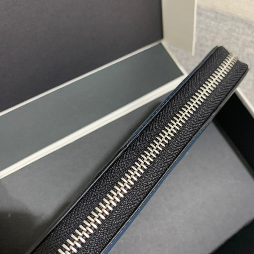 Loewe Puzzle zip around wallet 拉鍊長夾