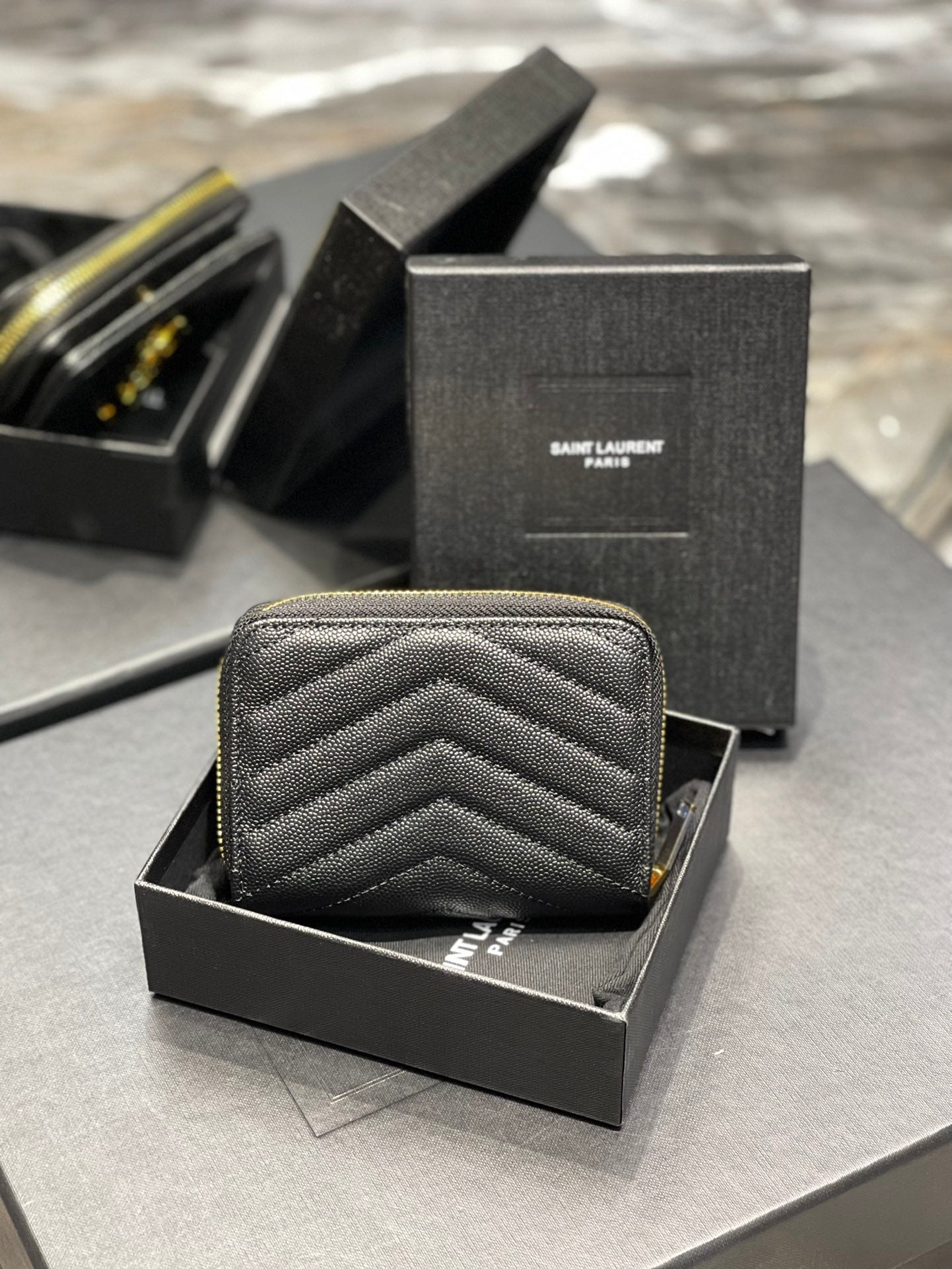 YSL 拉鍊短夾 黑色金扣