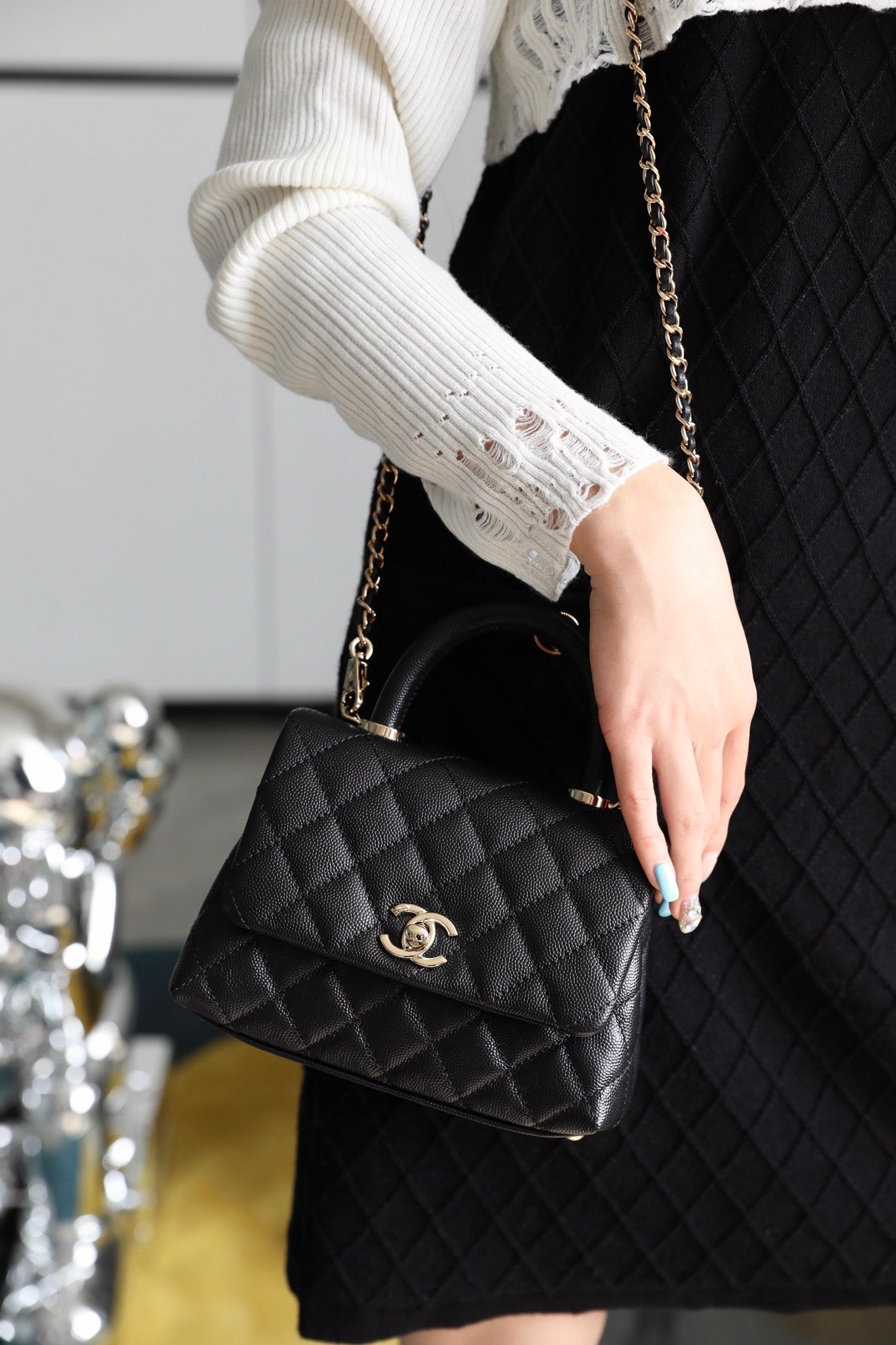 Chanel mini coco handle-黑色球紋牛皮-淡金扣