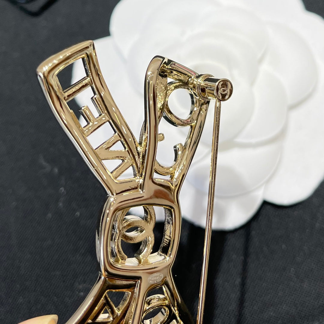 Chanel 胸針