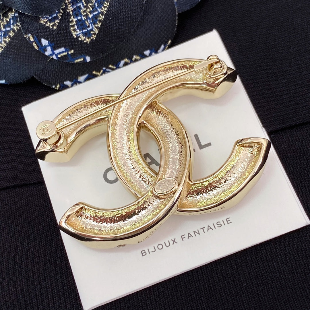 Chanel 胸針