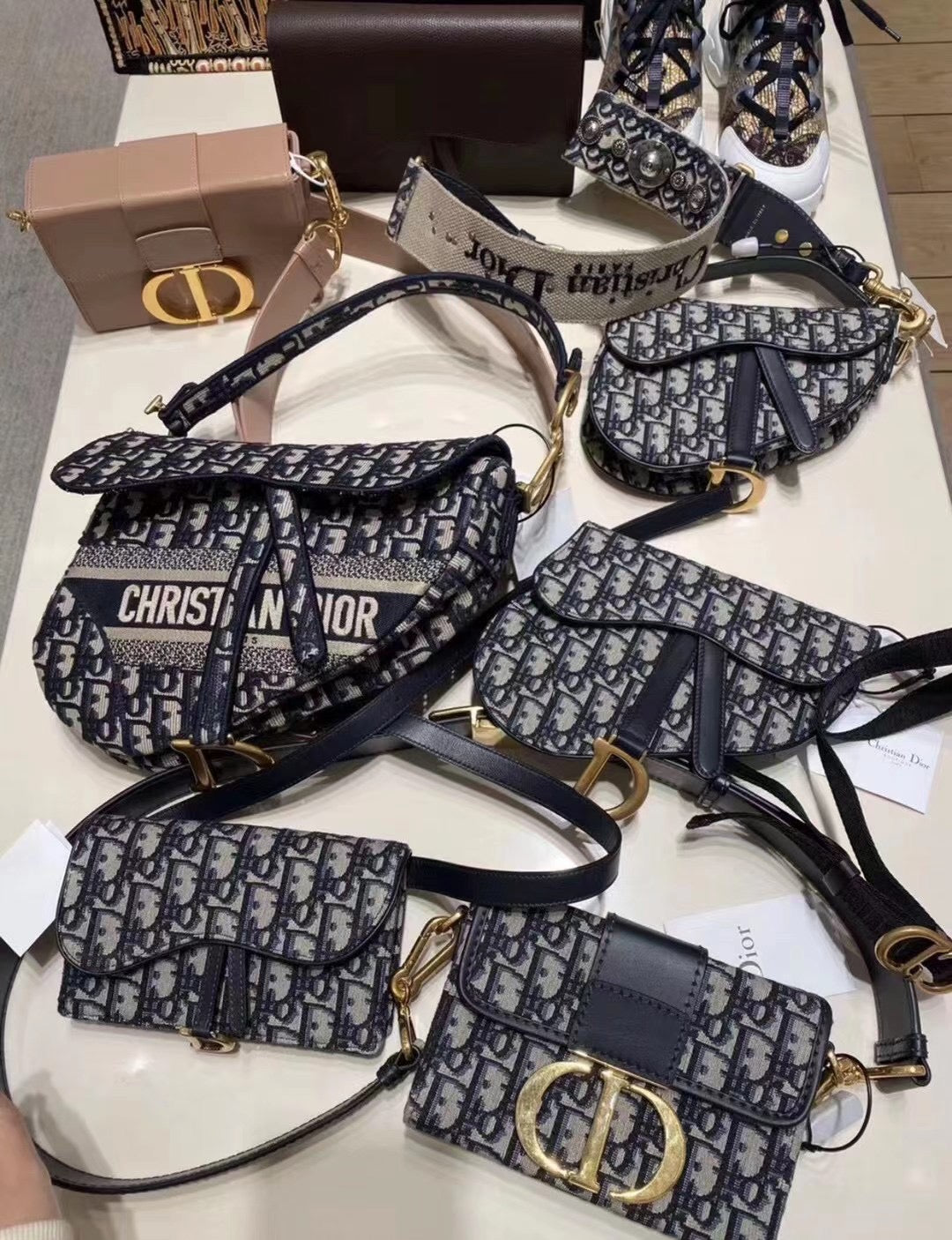 Dior 老花系列集合圖
