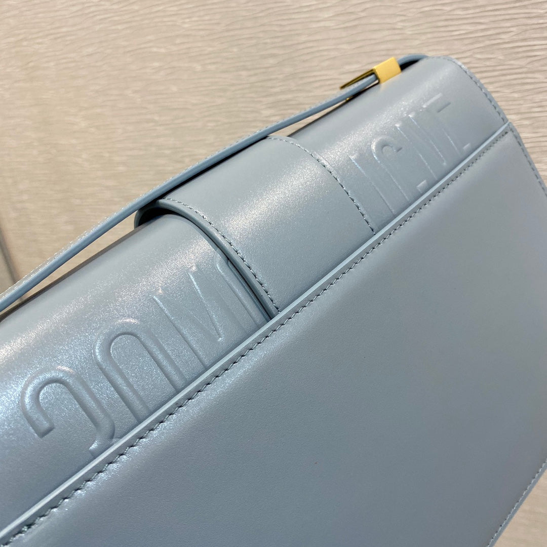 Dior 蒙田 30 Montaigne系列-24cm-珐瑯扣-馬卡龍藍