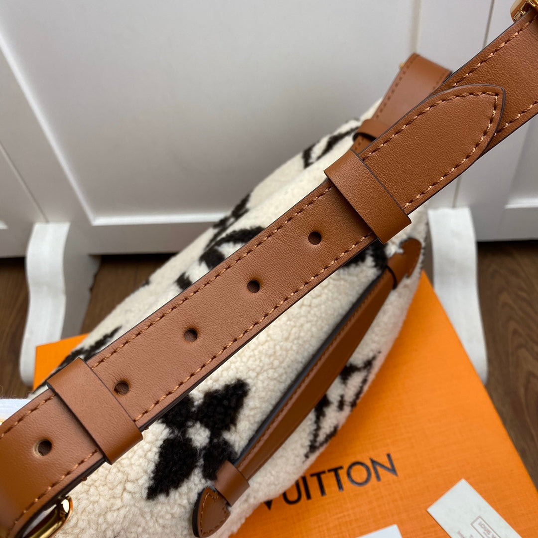 M55425 路L家-BUMBAG 絨布 腰包