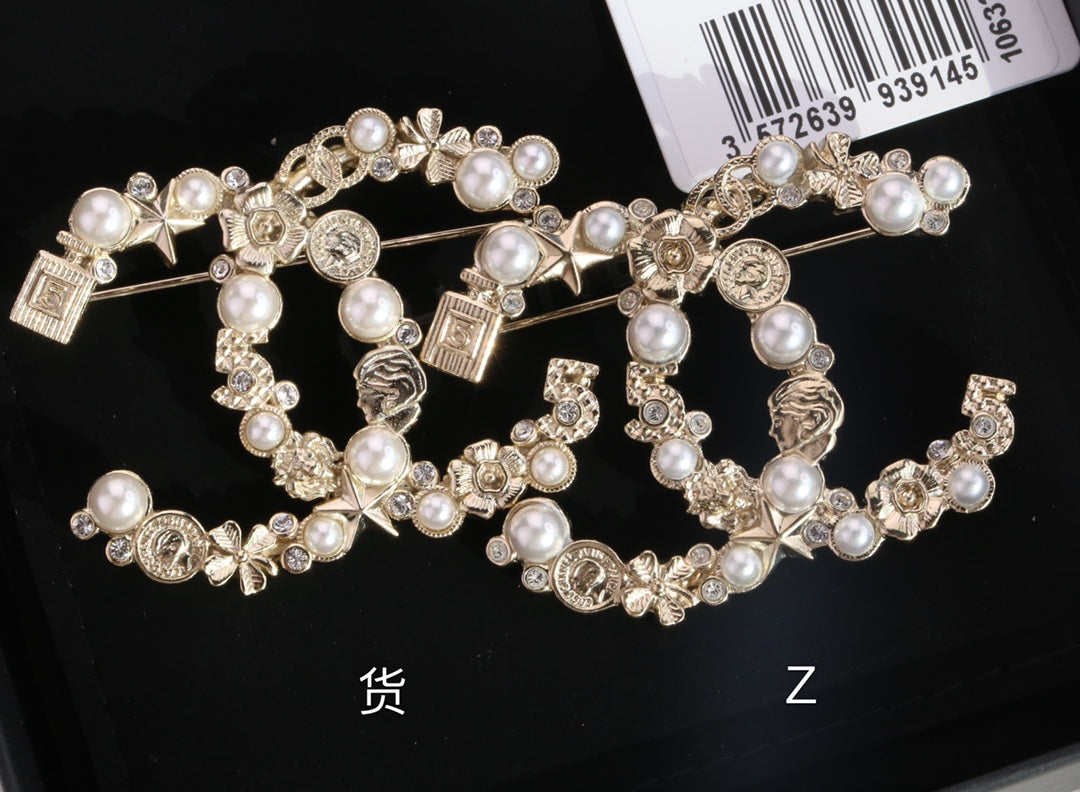 Chanel 胸針