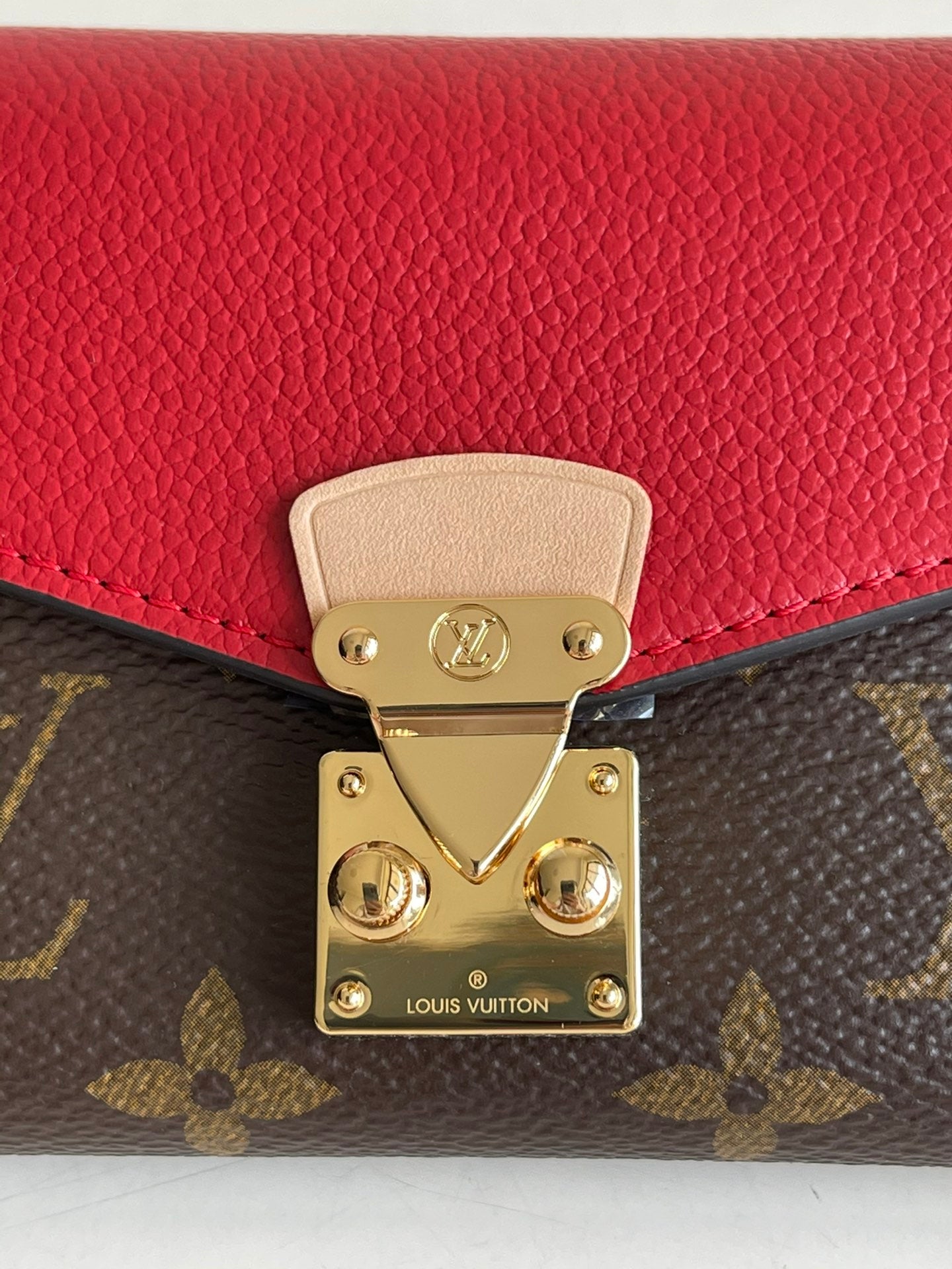 LV M67478 紅色老花 Pallas 三折短夾