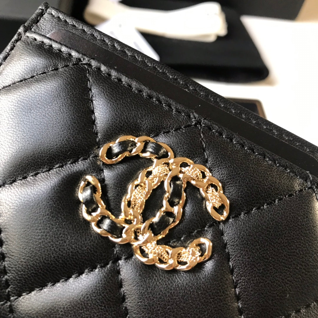 Chanel 大Logo卡包