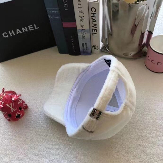 小香家-刺繡兔毛棒球帽