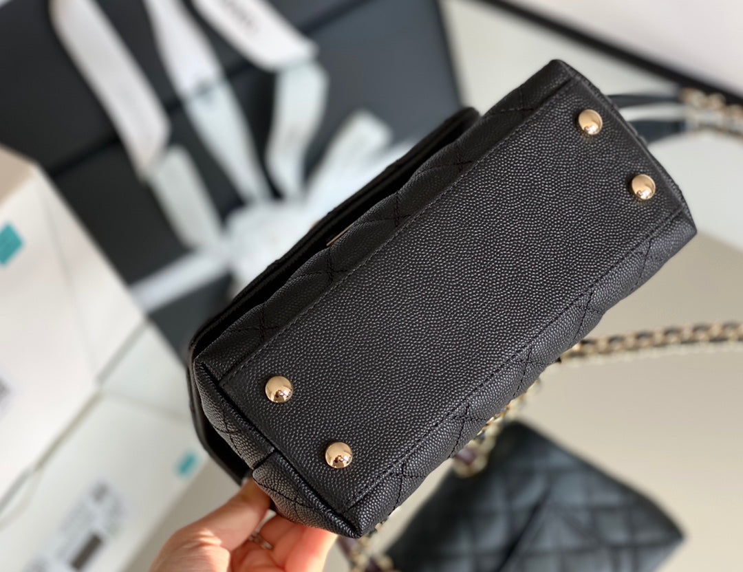 Chanel mini coco handle-黑色球紋牛皮-淡金扣