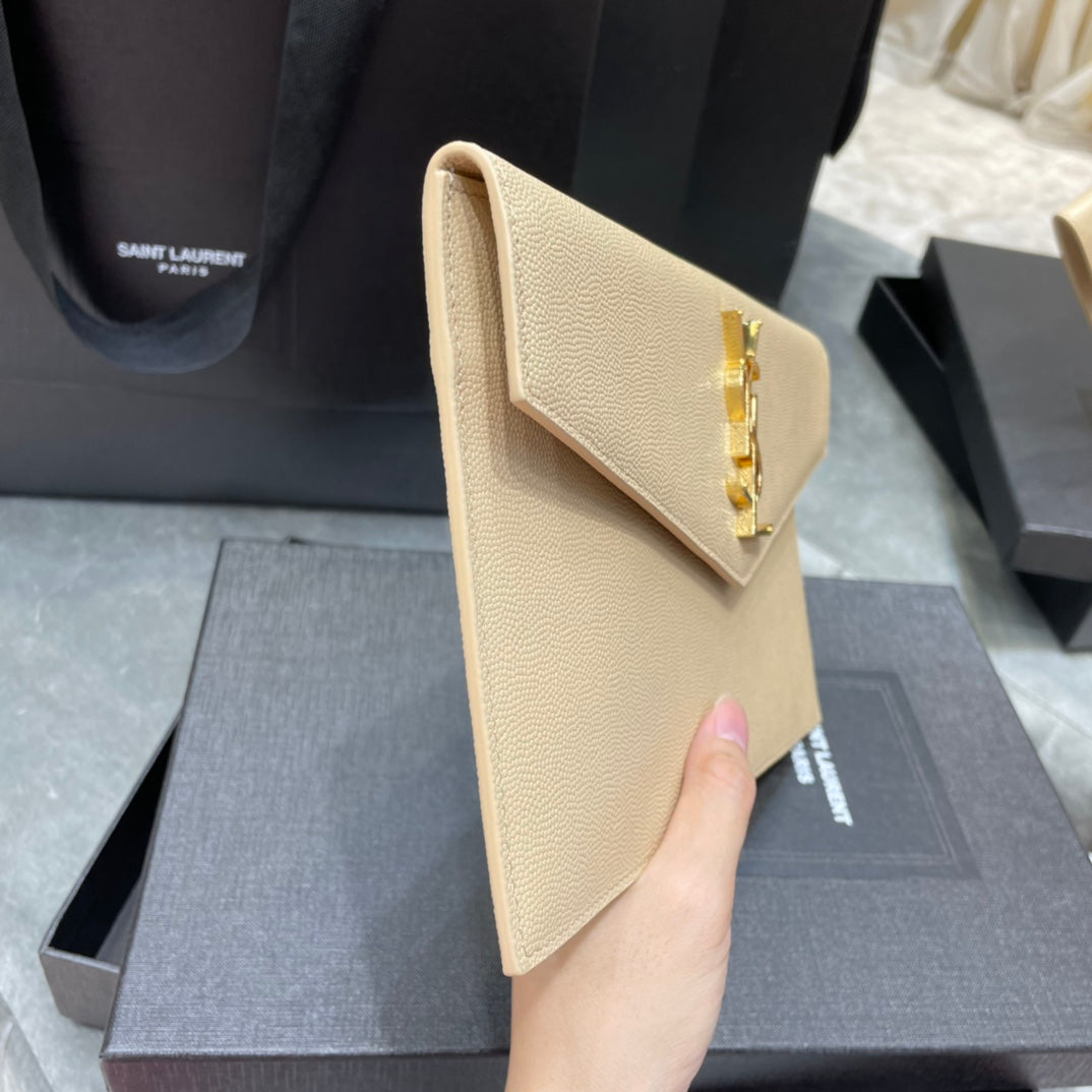 YSL ptown_新品手拿包-杏色魚子醬皮金釦