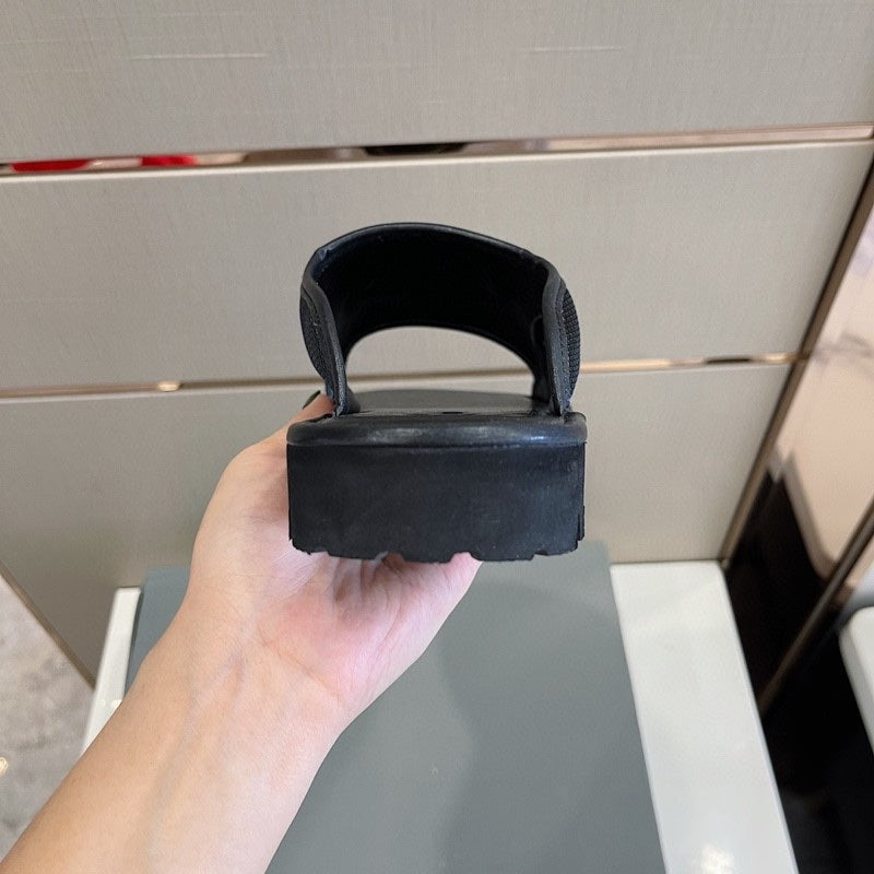 Val-2022新款 牛皮拖鞋 黑色