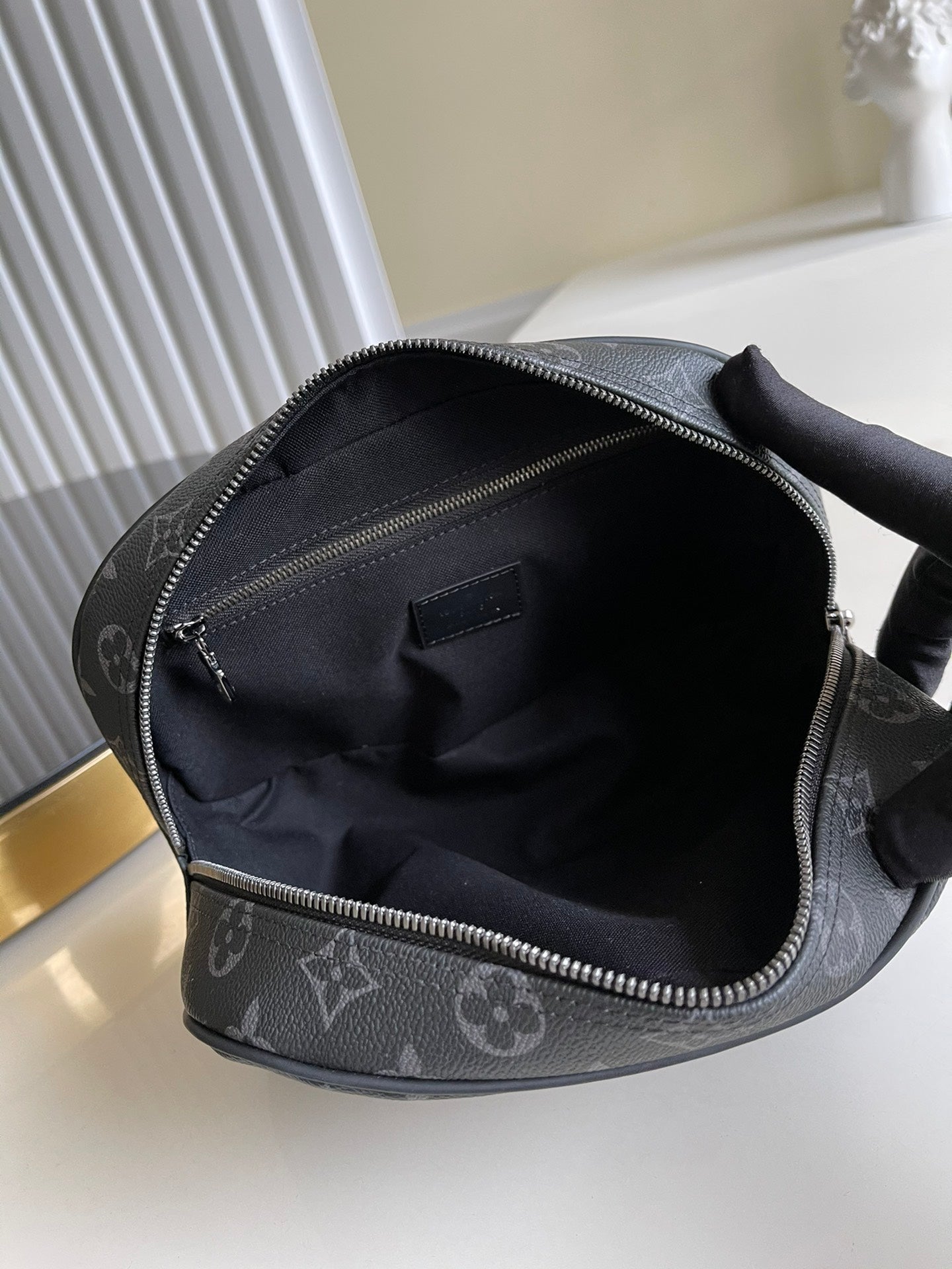 LV M47527 盥洗袋
