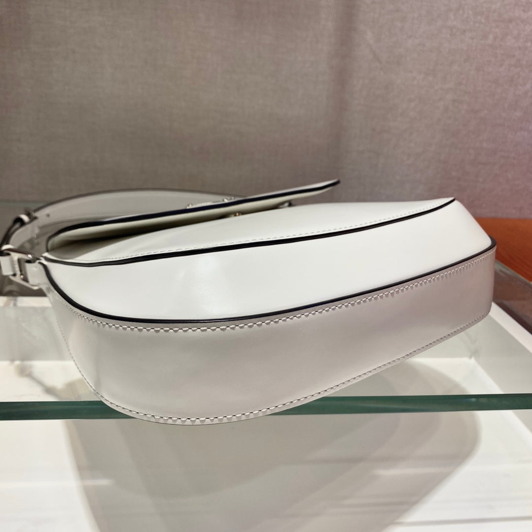 普P家-新款中古 Cleo腋下包 大號 白色