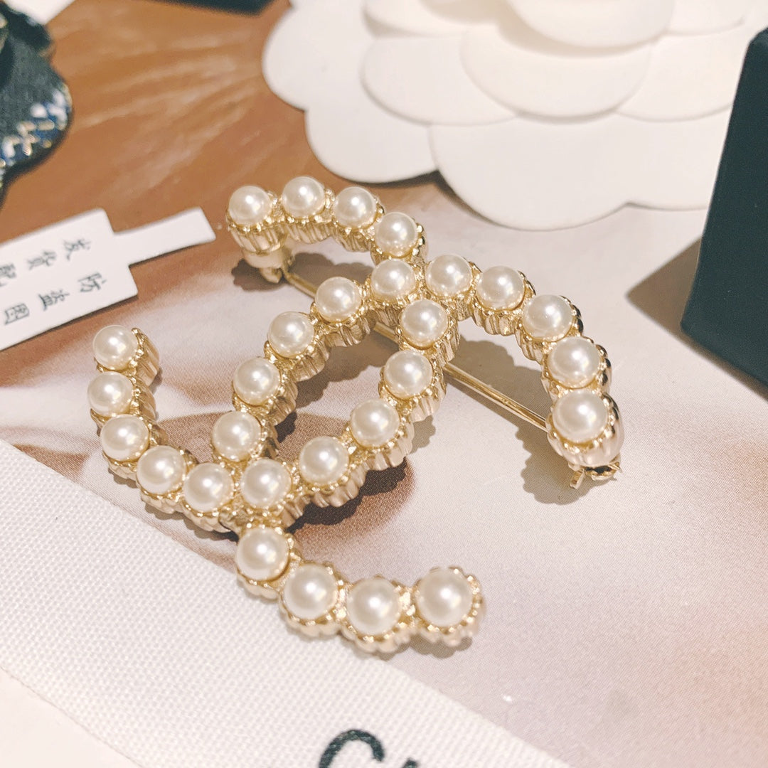 Chanel 胸針