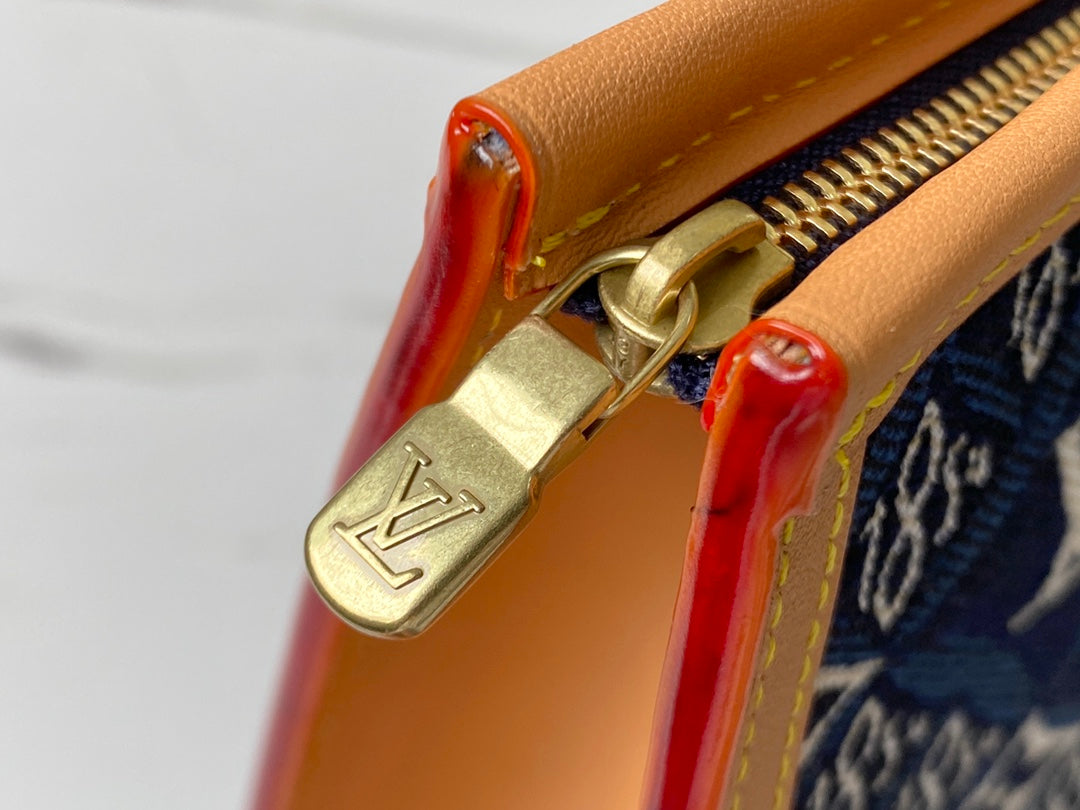 LV M80306 Poche Toilette 26 盥洗袋