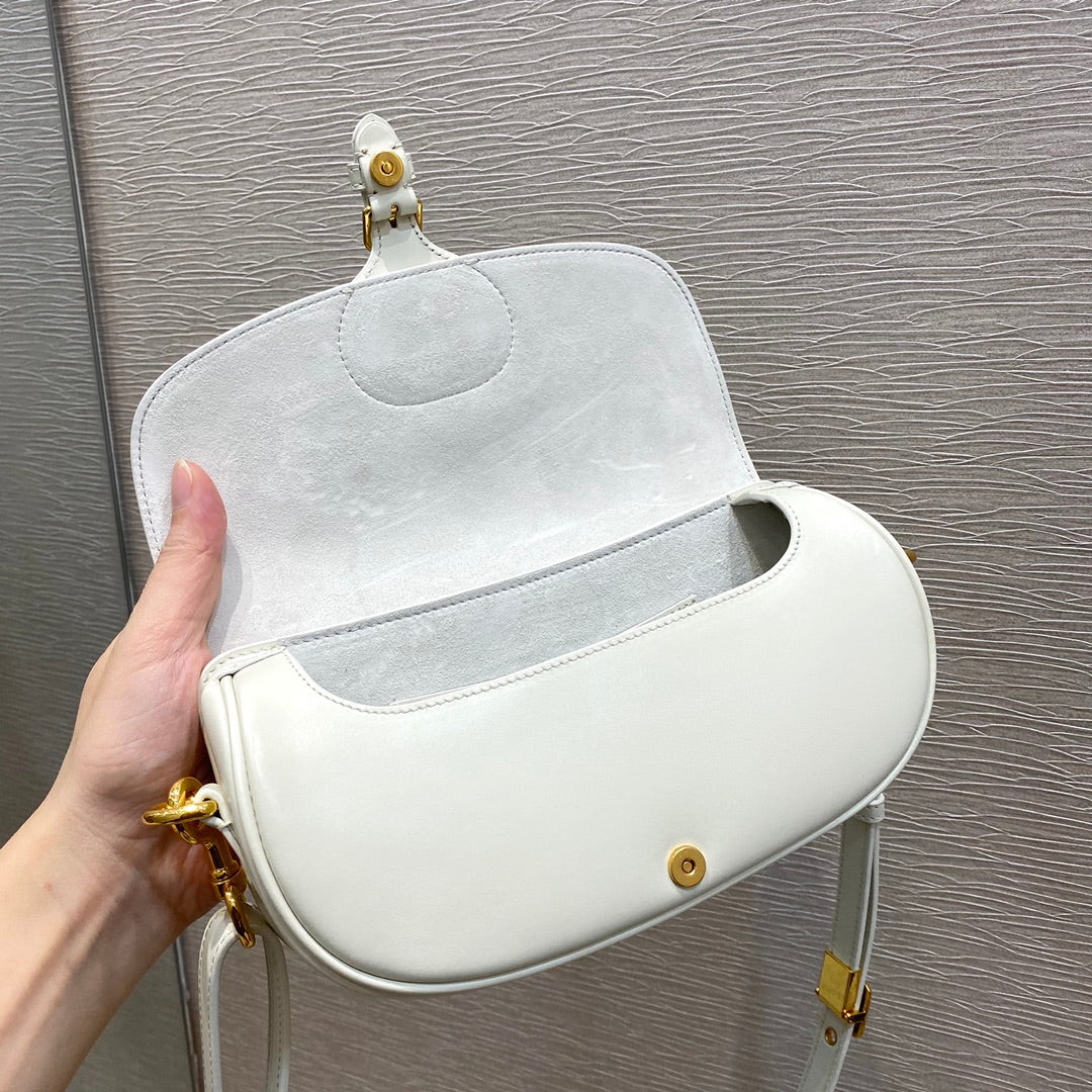 Dior Bobby系列 East-Wes 腋下包 白色