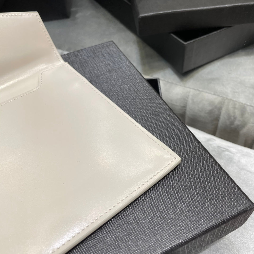 YSL ptown_新品手拿包-白光滑皮金釦