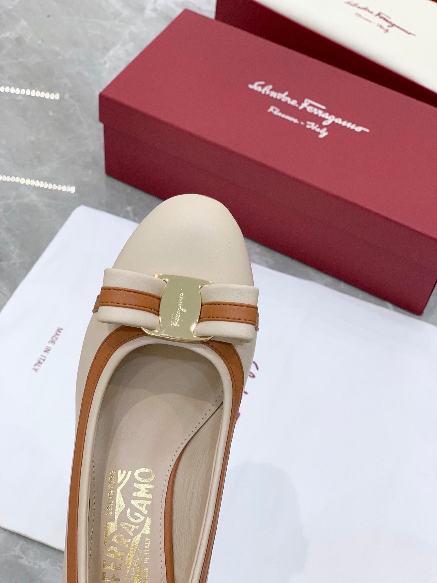Salvatore Ferragamo鞋-菲拉格慕 VARA蝴蝶結 拼接低粗跟鞋