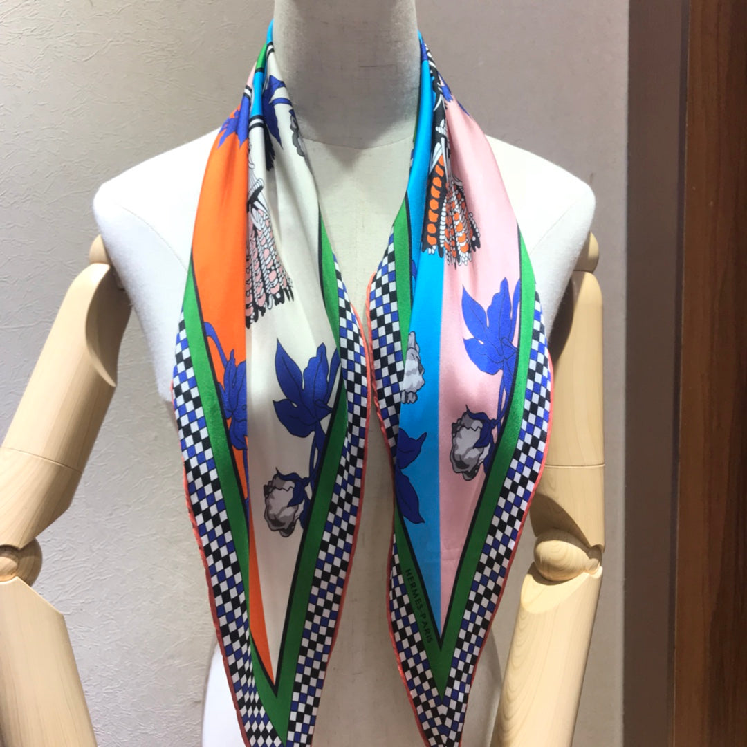 小愛款-最新款花園菱形巾-100%斜紋真絲-43*115cm