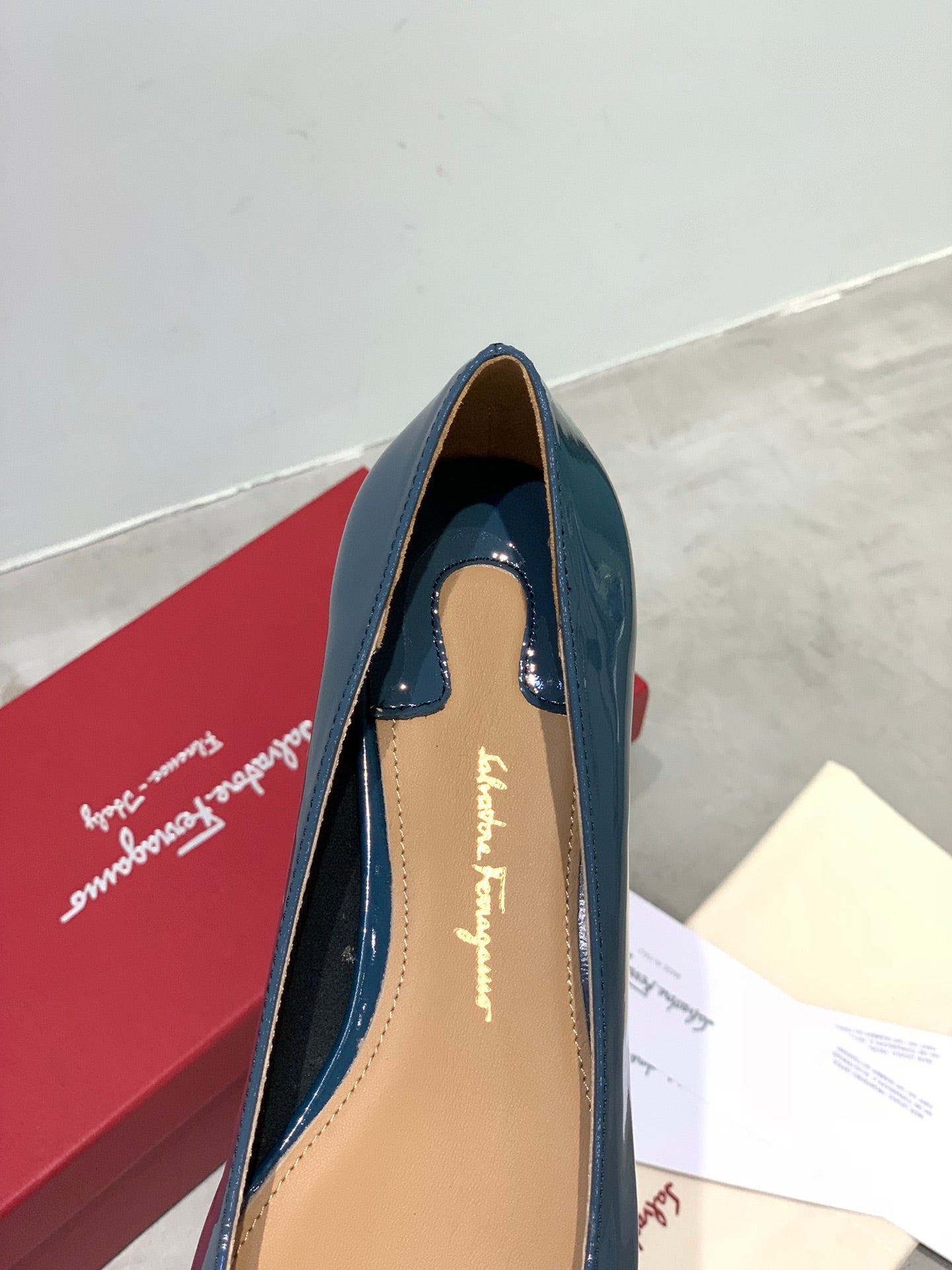 Salvatore Ferragamo鞋-菲拉格慕 芭蕾舞燙壓紋 漆皮平底鞋