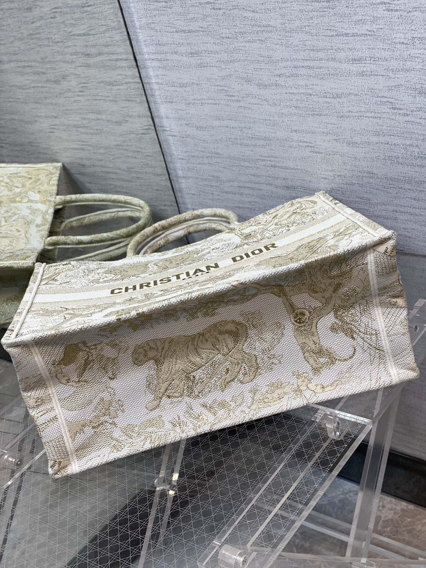 Dior Book Tote-大號41.5c-金色老虎 聖誕限量