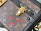 M46120 路L家-2022 春夏 Petite Malle East West 手袋