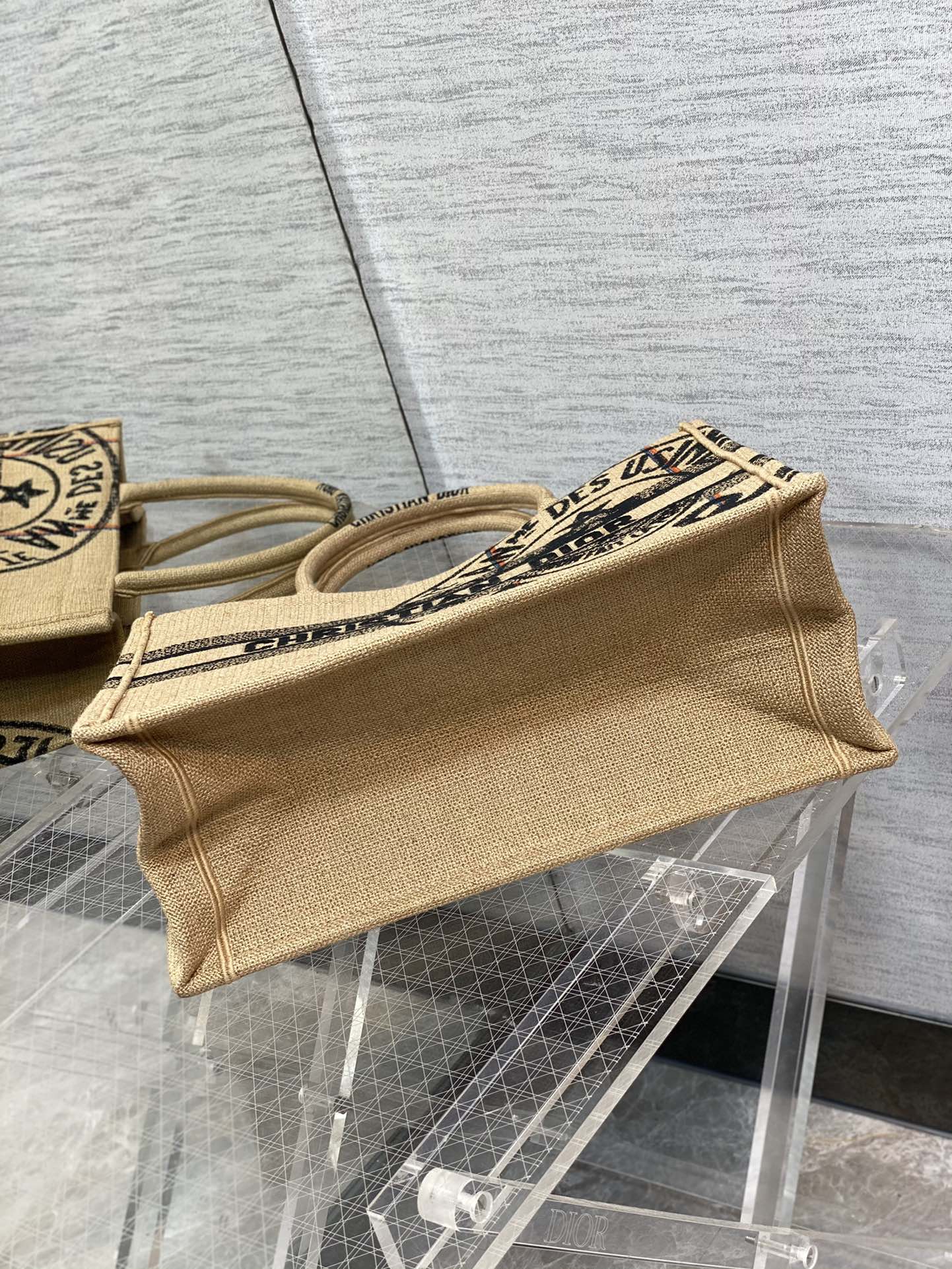 Dior Book Tote-中號36.5cm-  家族徽章系列