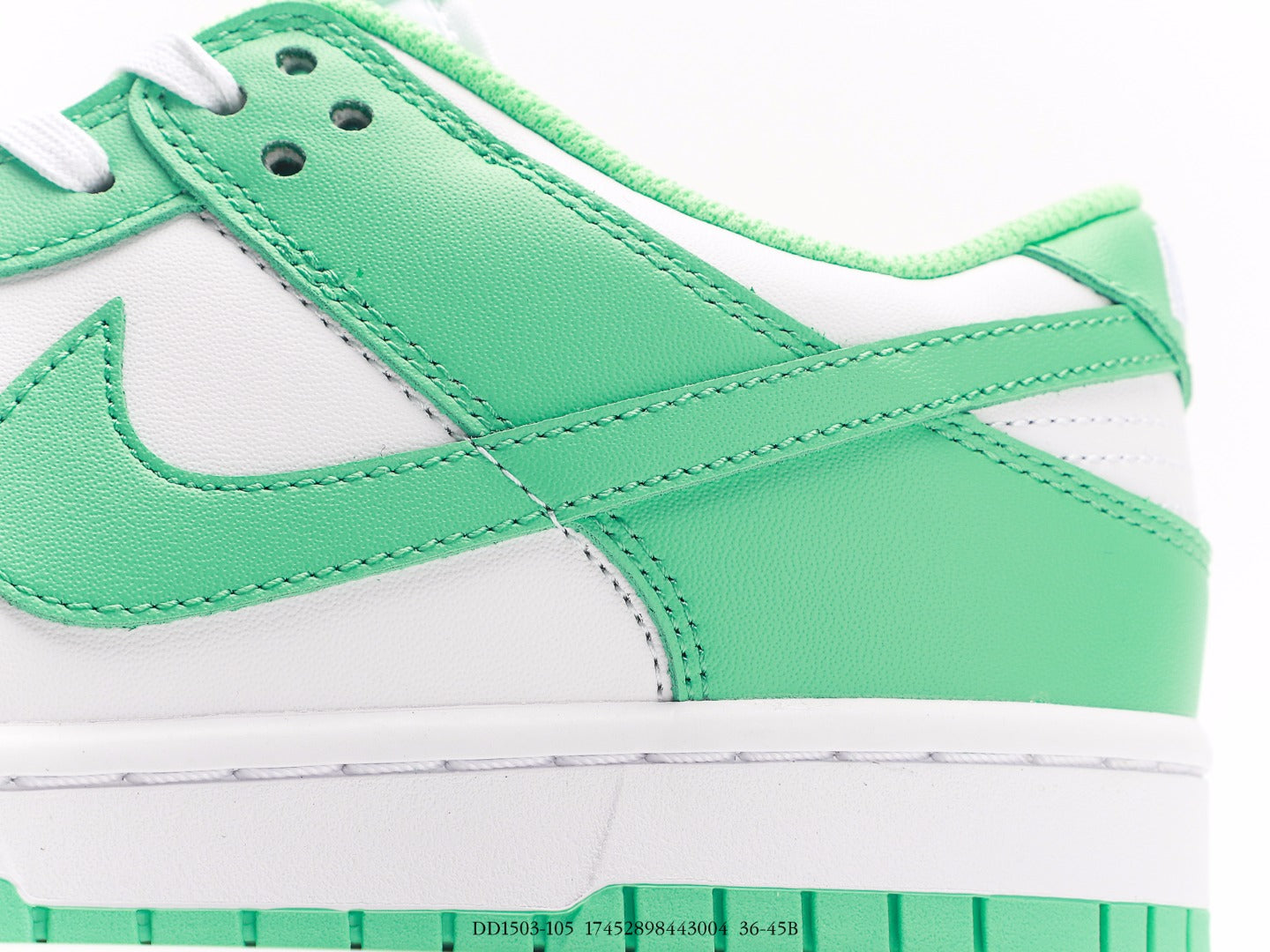 N1KE-WMNS SB Dunk LowWhiteGreen Glow