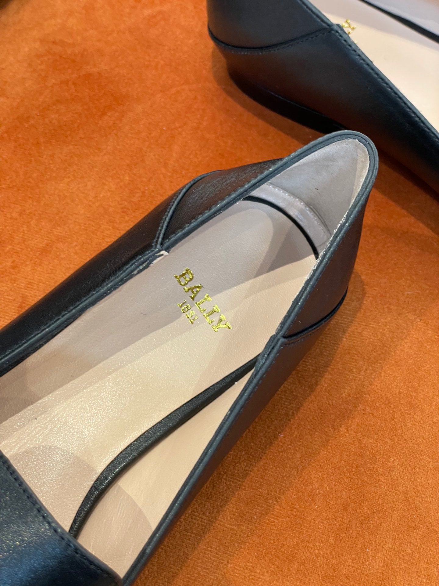 BALLY-平底鞋