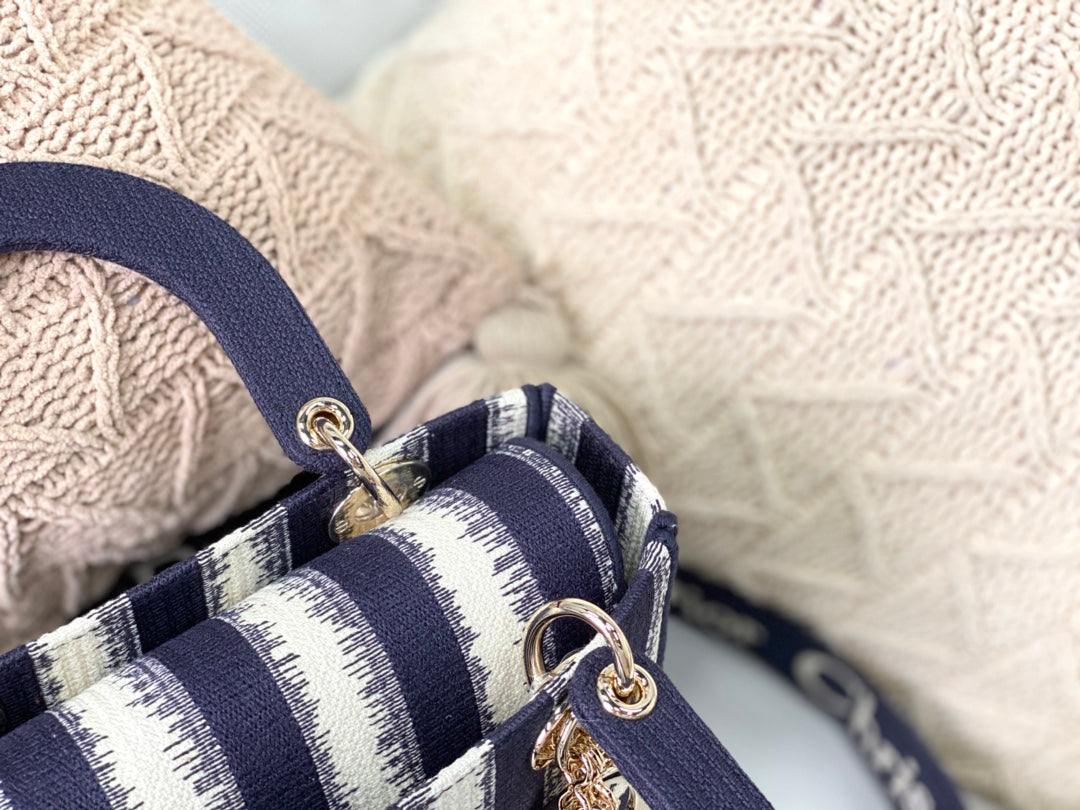 Dior Lady D-Lite黛妃包-帆布刺繡-藍條紋