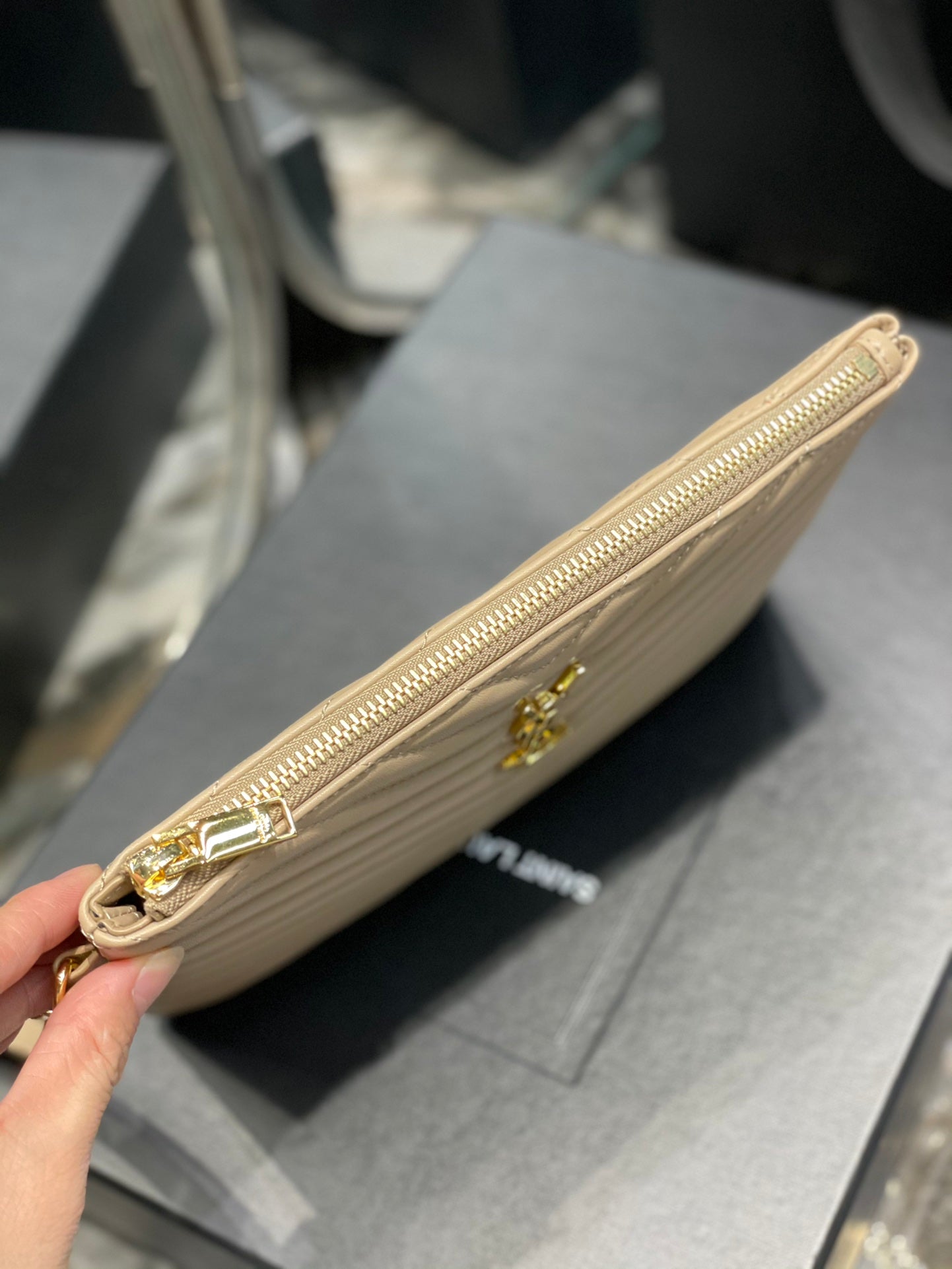 YSL 提花拼接文件手拿包-杏色金扣-24cm