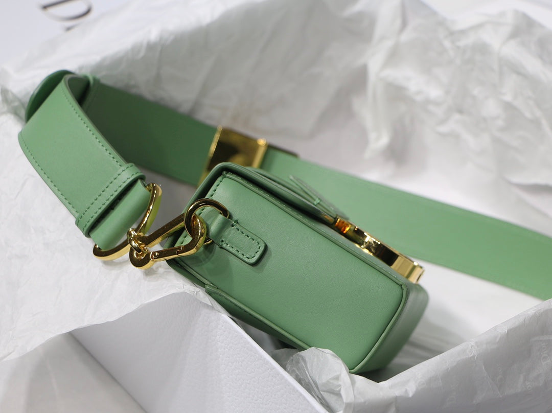 Dior 蒙田 Mini Box 珐瑯扣-17.5cm-薄荷綠