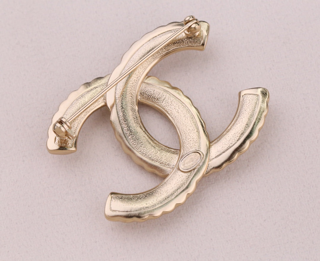 Chanel 胸針