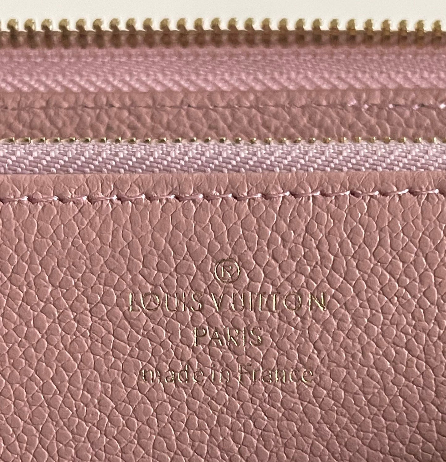 LV 經典拉鍊長夾 M64090 粉色