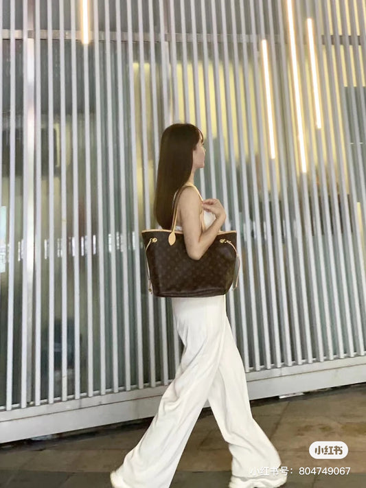 M41177 路L家-Neverfull 經典手袋 上身照