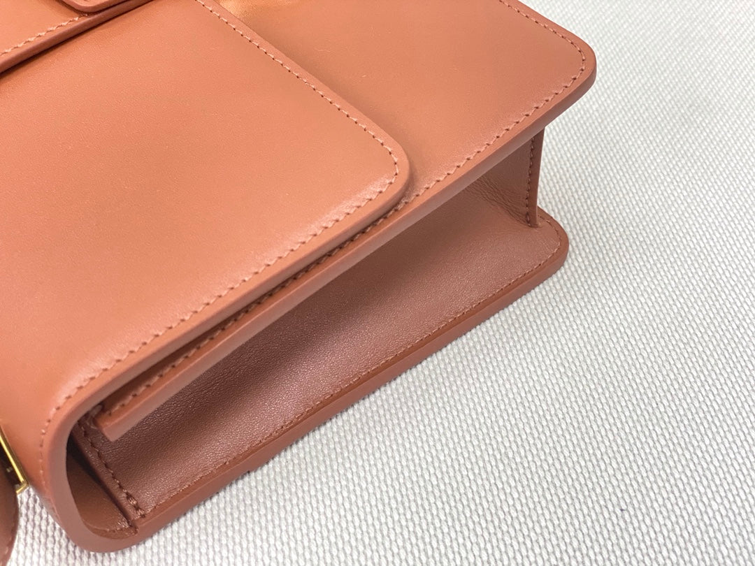 Dior 蒙田 30 Montaigne系列-24cm-牛皮平紋-深古銅金扣