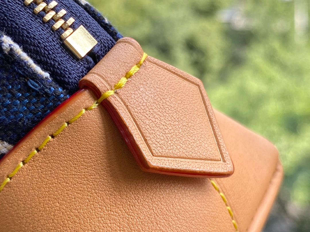 LV M80307 提花織物化妝包