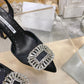 Manolo Blahnik-22SS 晶飾搭扣高跟鞋 黑色 8cm