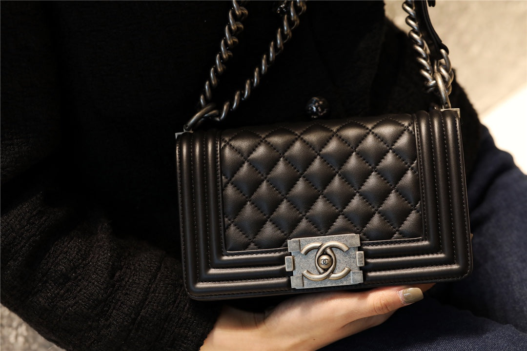 Chanel Leboy Mini-黑色胎牛皮-復古銀扣
