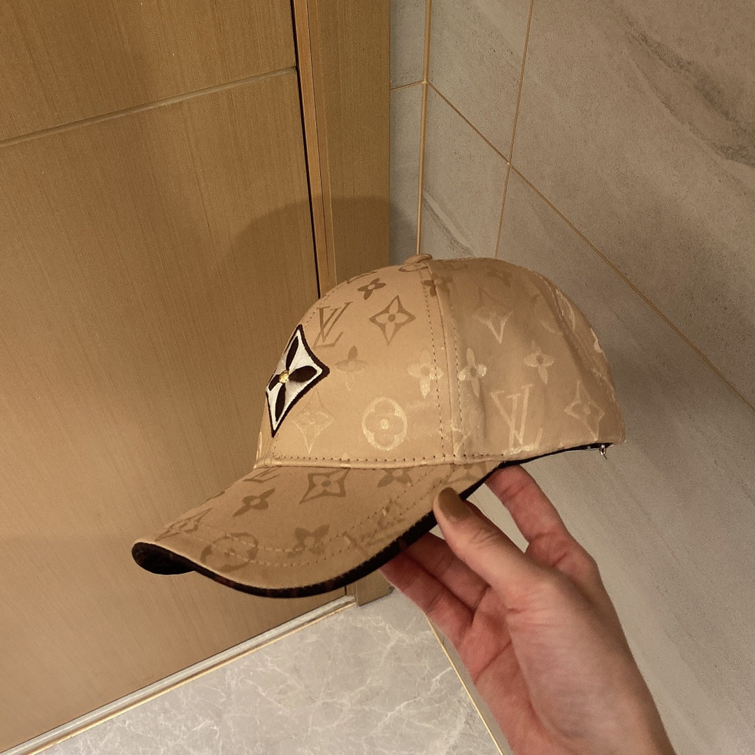 路L家-新款LOGO拼接棒球帽 2色