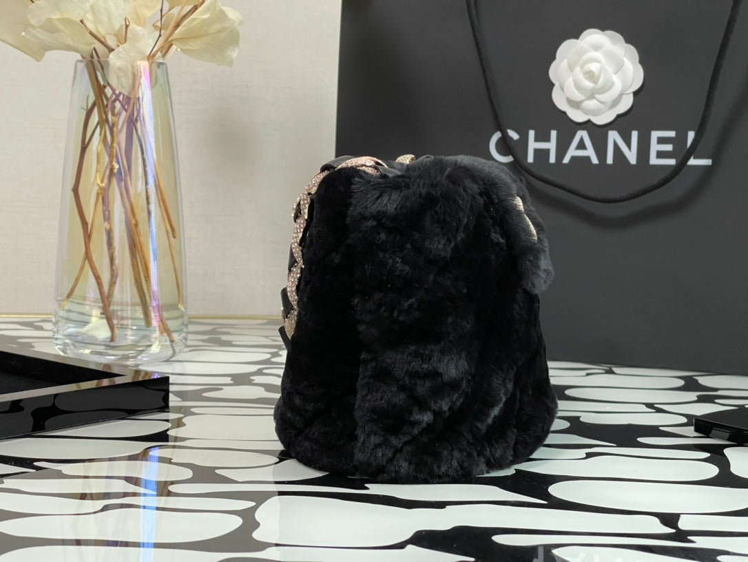 Chanel 剪羊毛鑽鏈包