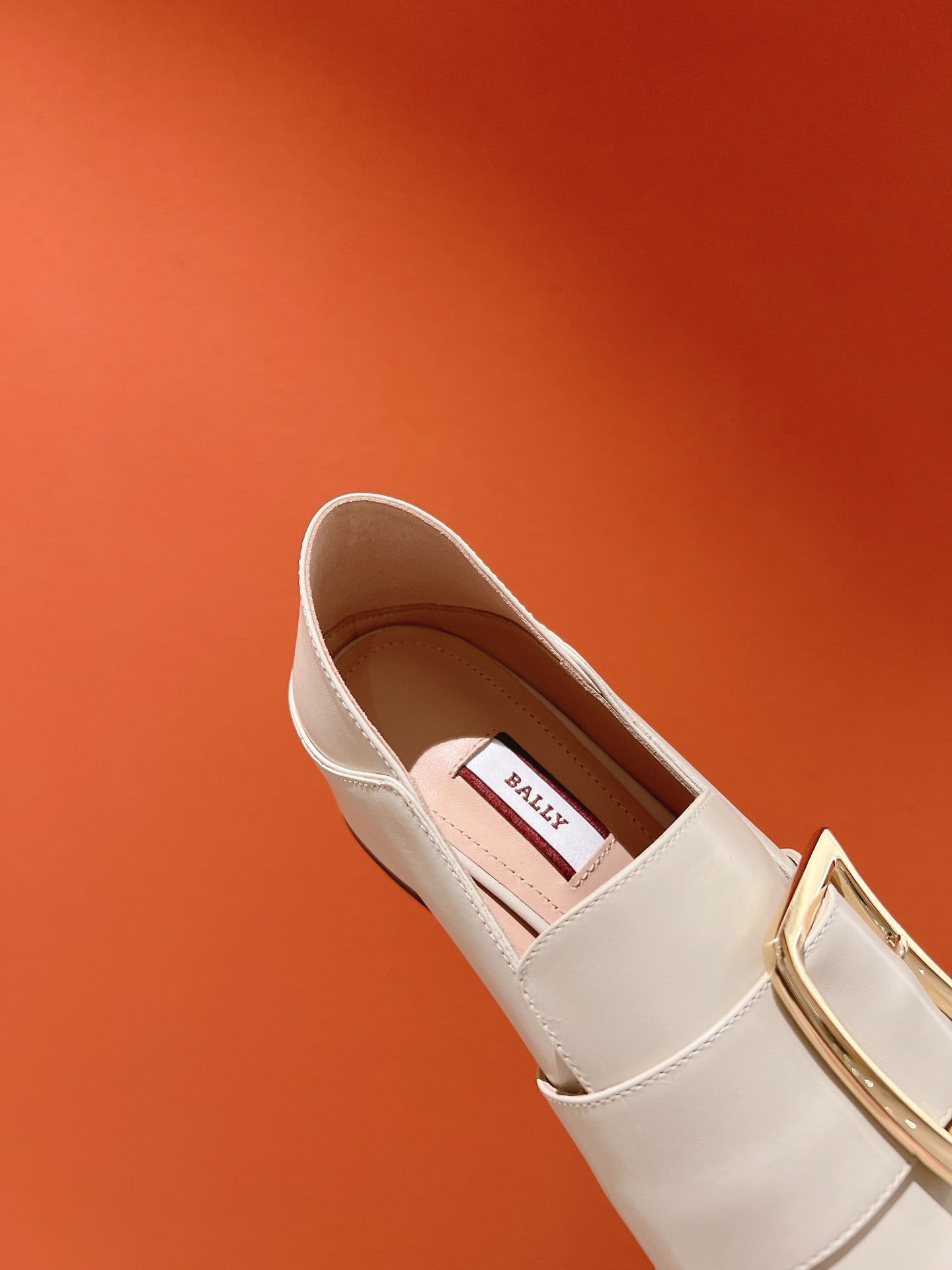 BALLY-經典方扣低跟樂福鞋 杏色