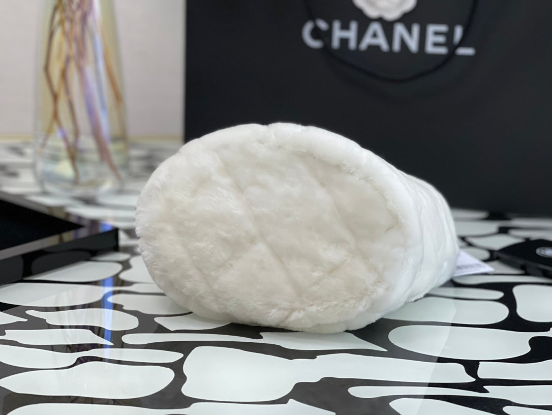 Chanel 剪羊毛鑽鏈包