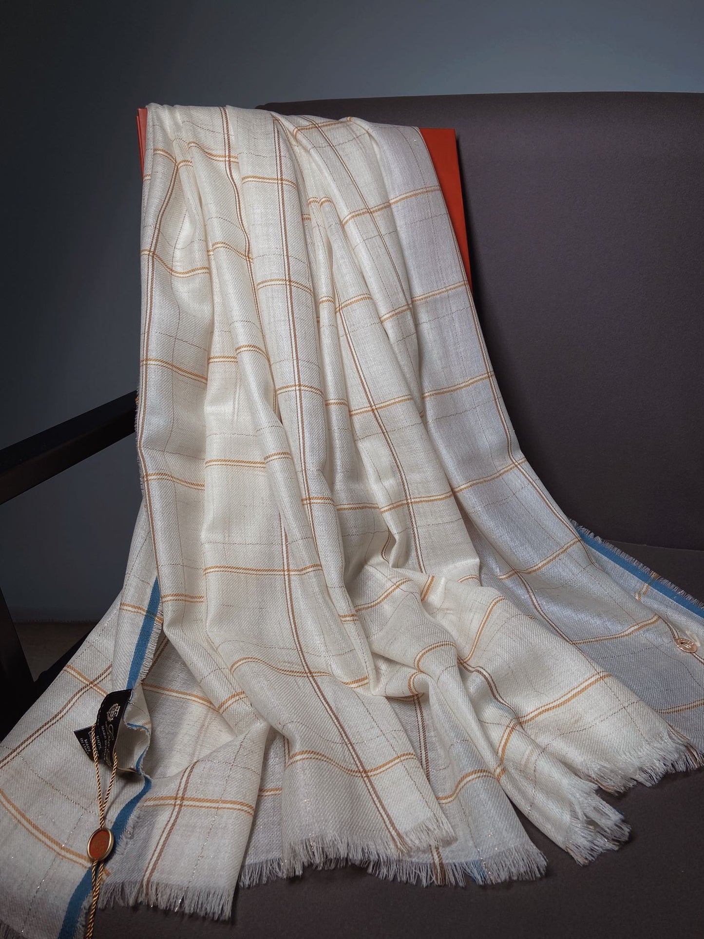L-Piana 薄如蟬翼羊絨圍巾（進口金銀絲線）88*190cm